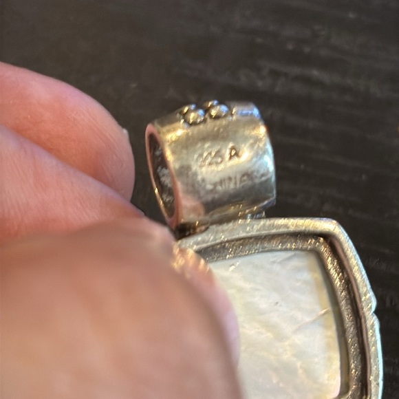 Sterling Silver 925 A Marked Mother Of Pearl Carved Elegant Cream Pendant - Picture 4 of 7